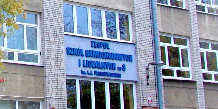 Zespół Szkół Samochodowych i Licealnych nr 3 przy ulicy Włościańskiej